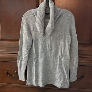 Talbots Gray Cowl Neck Cashmere Sweater/Size XS
NWT